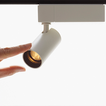 Ledスポットライト Tutu ツツ シリーズにf40タイプを投入 照明器具のマックスレイ ウシオエンターテインメントグループ 製品サイト